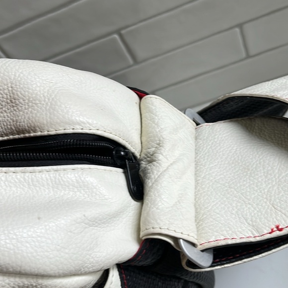 VGUC leather Bugaboo Bag for baby bottles, diapers - long wide adjustable strap - Picture 12 of 17